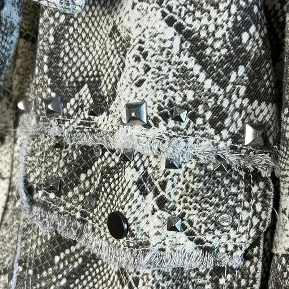 Animal print jacket,
Zara Jean jacket,snake print,raw hems, studded,rhin… - Picture 12 of 15